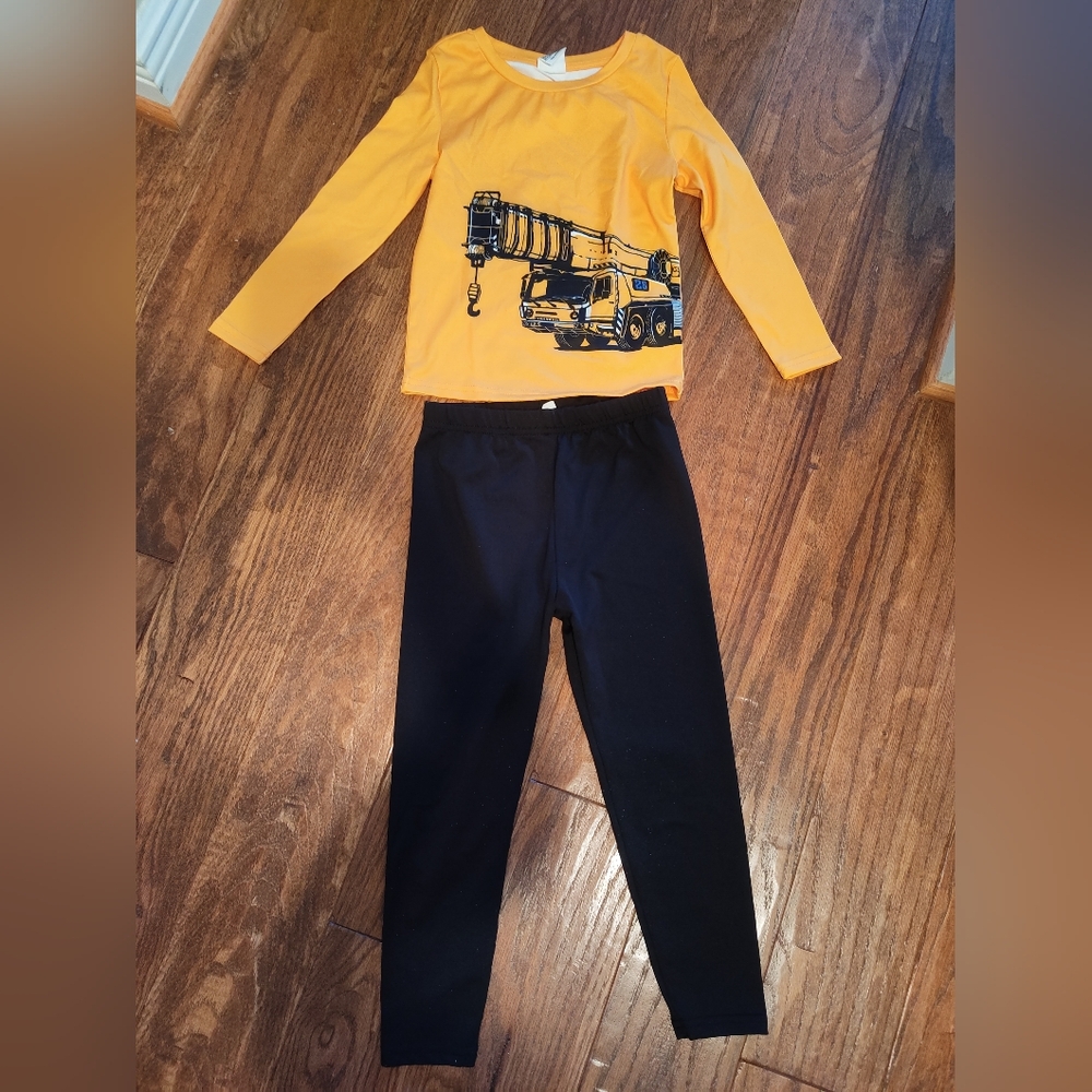 Pajama set - Picture 2 of 2